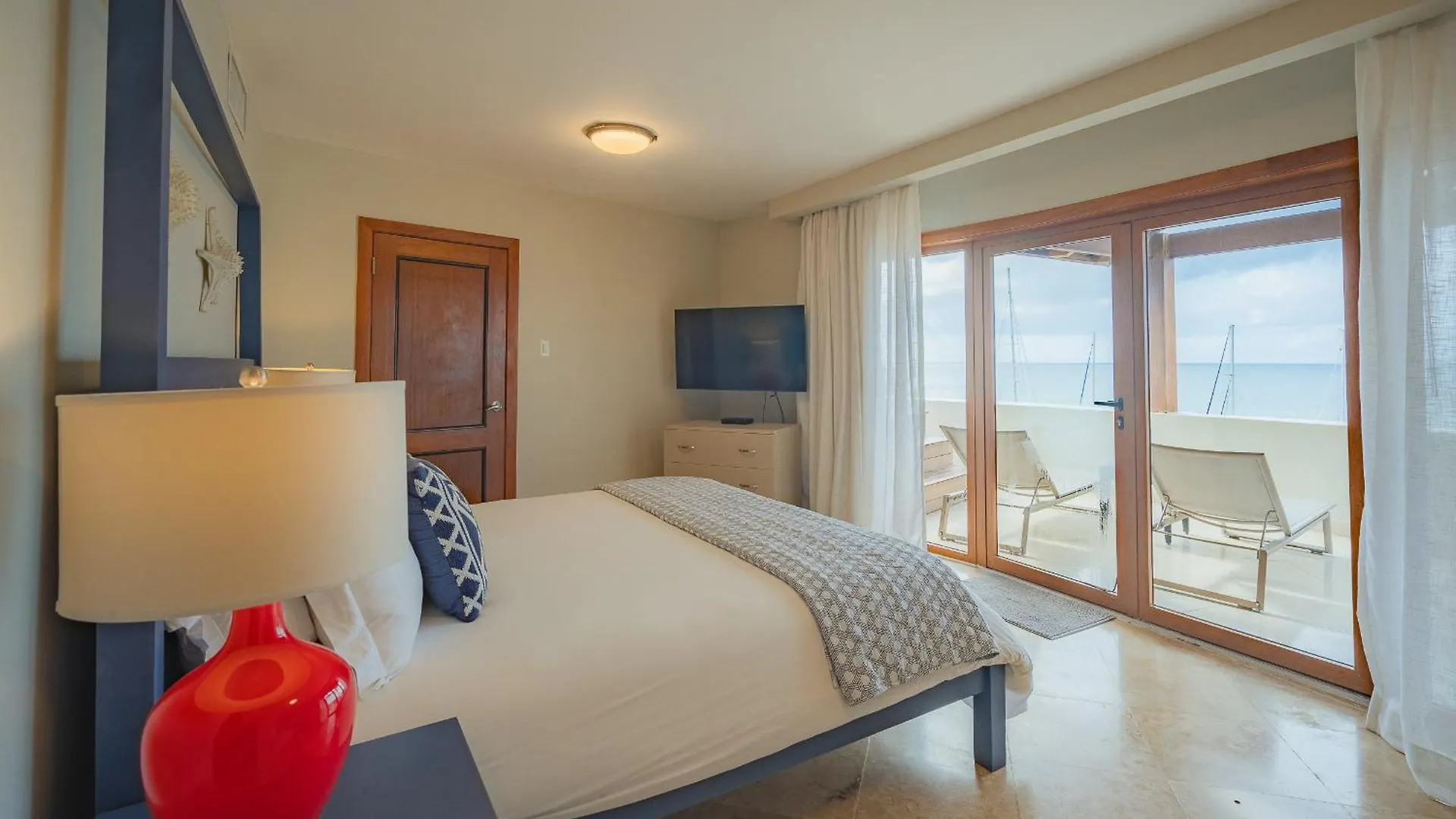 The Bannister Hotel & Yacht Club By Mint Samana