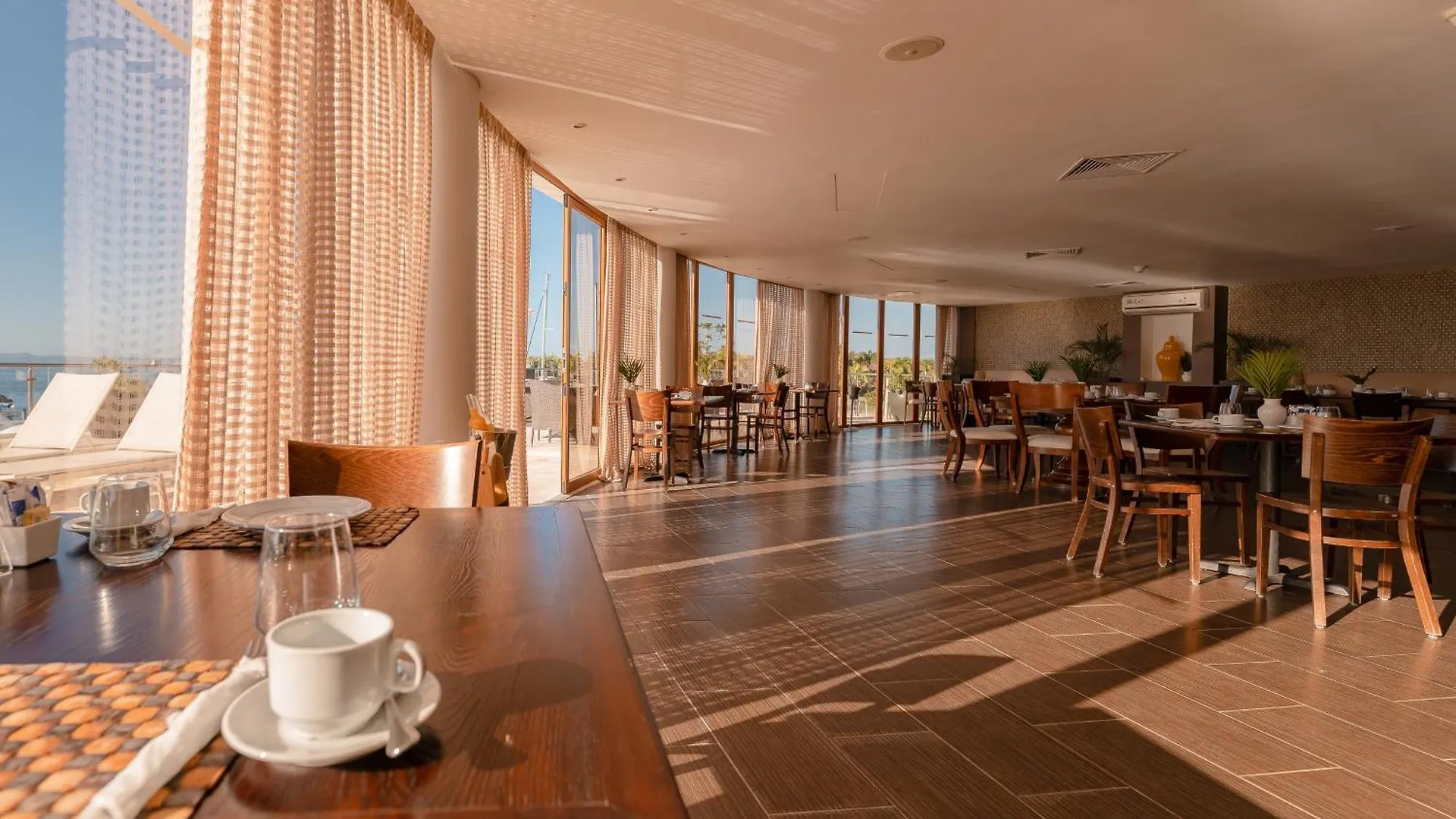 The Bannister Hotel & Yacht Club By Mint Samana