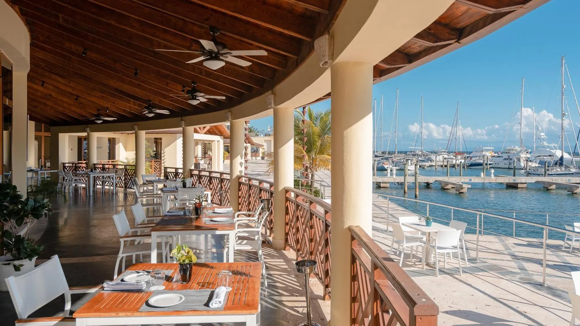 The Bannister Hotel & Yacht Club By Mint Samana