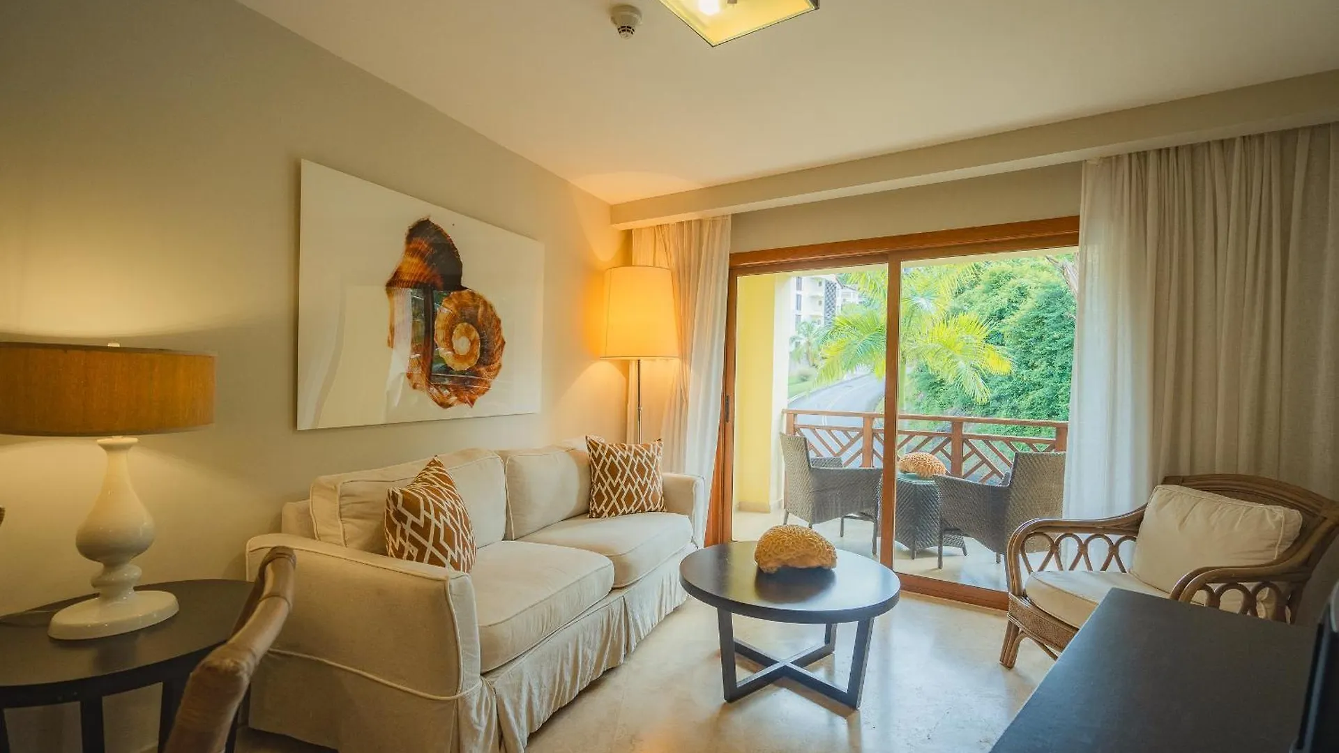 The Bannister Hotel & Yacht Club By Mint Samana 5*,  République dominicaine