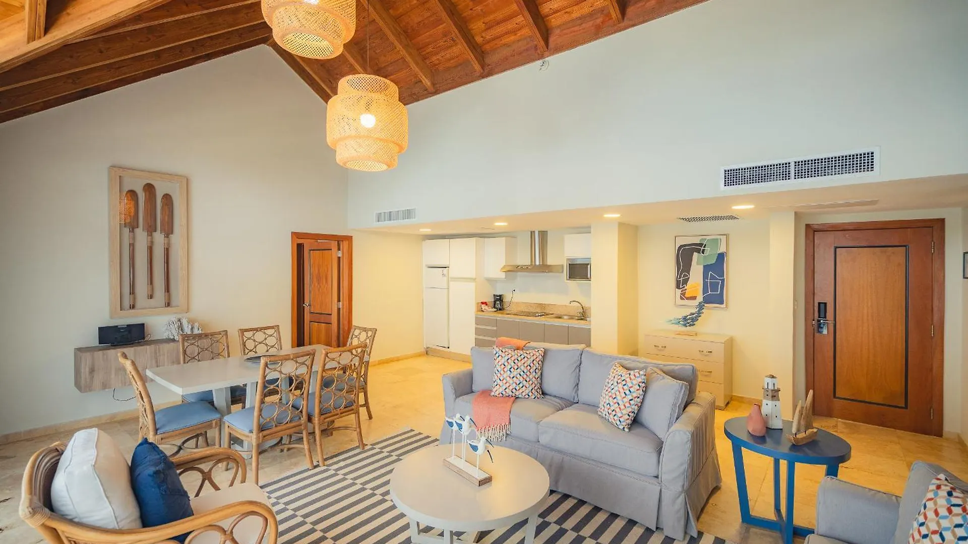 The Bannister Hotel & Yacht Club By Mint Samana