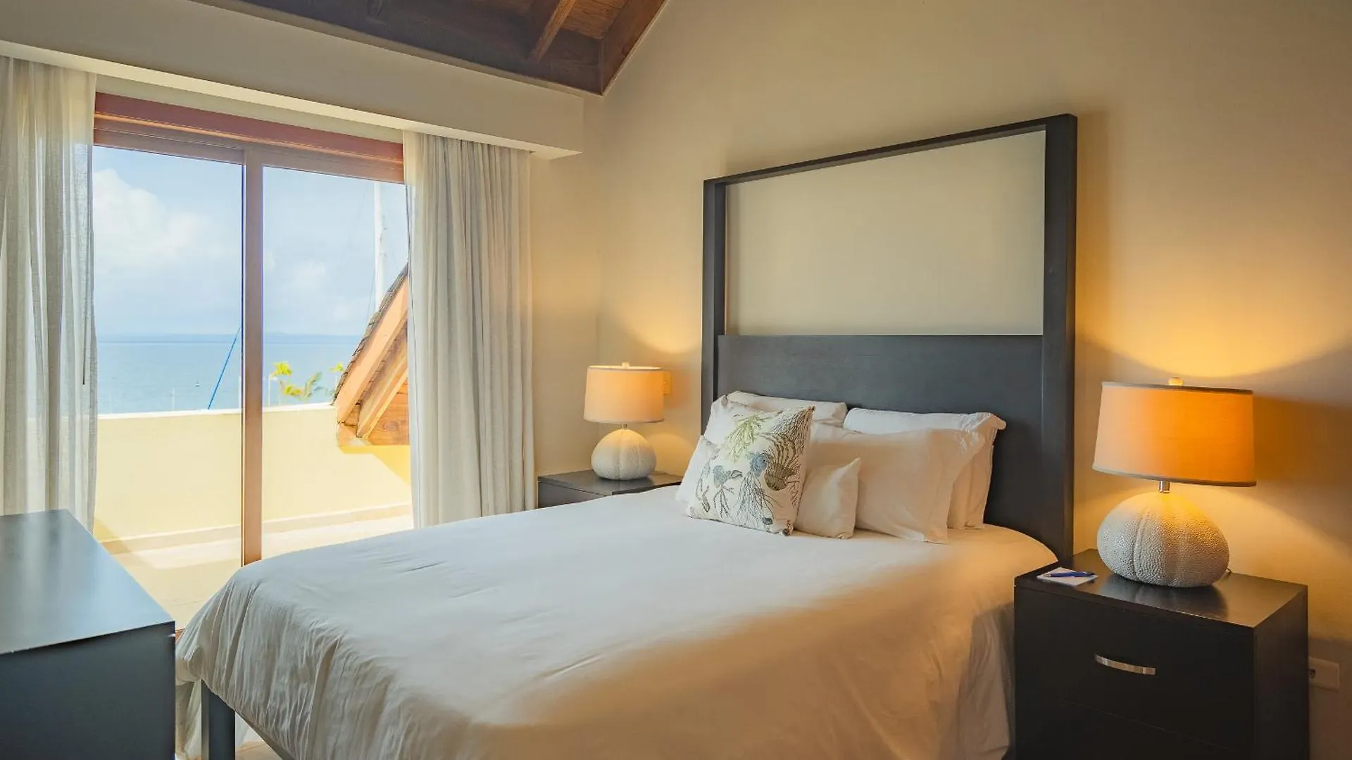 The Bannister Hotel & Yacht Club By Mint Samana